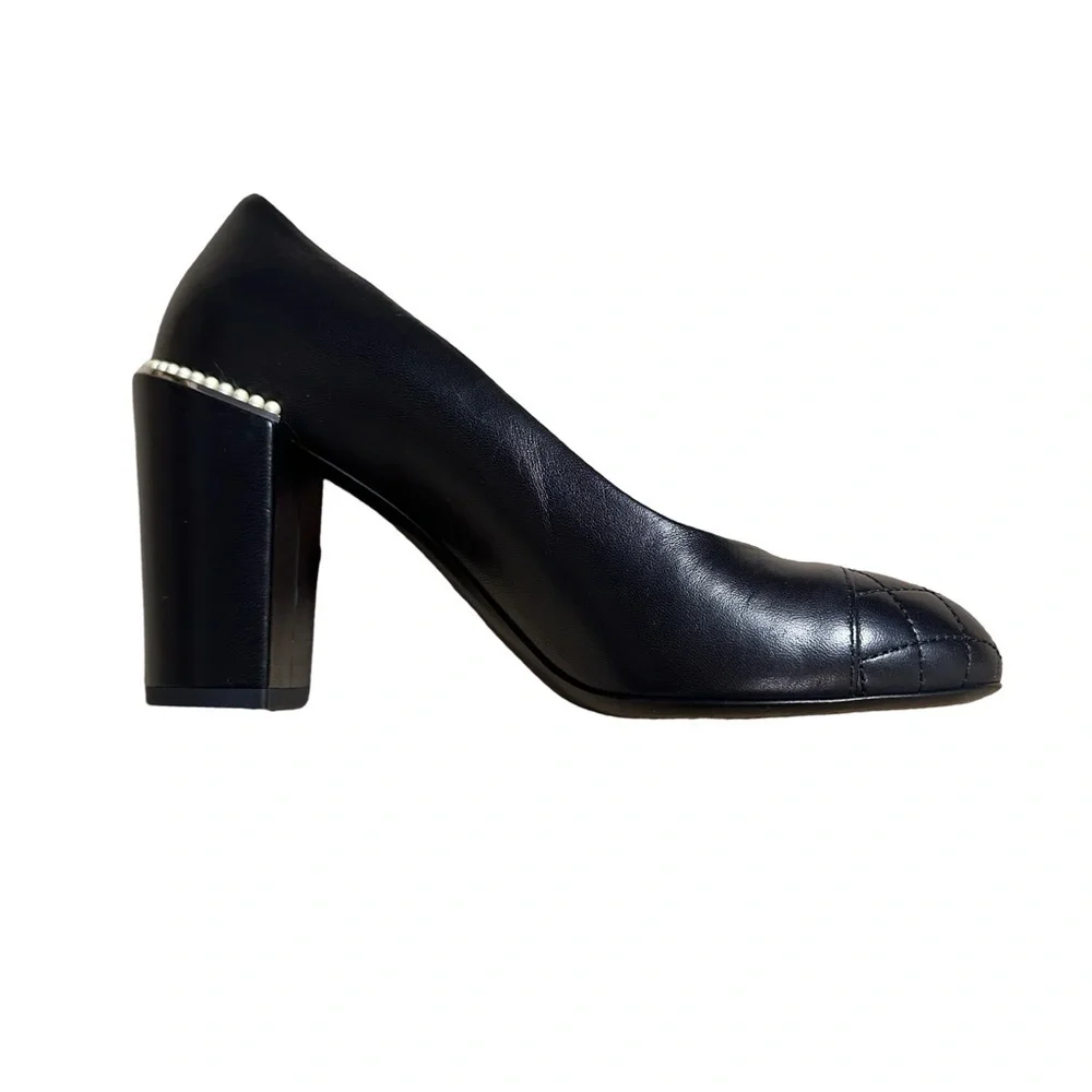 Chanel Pumps